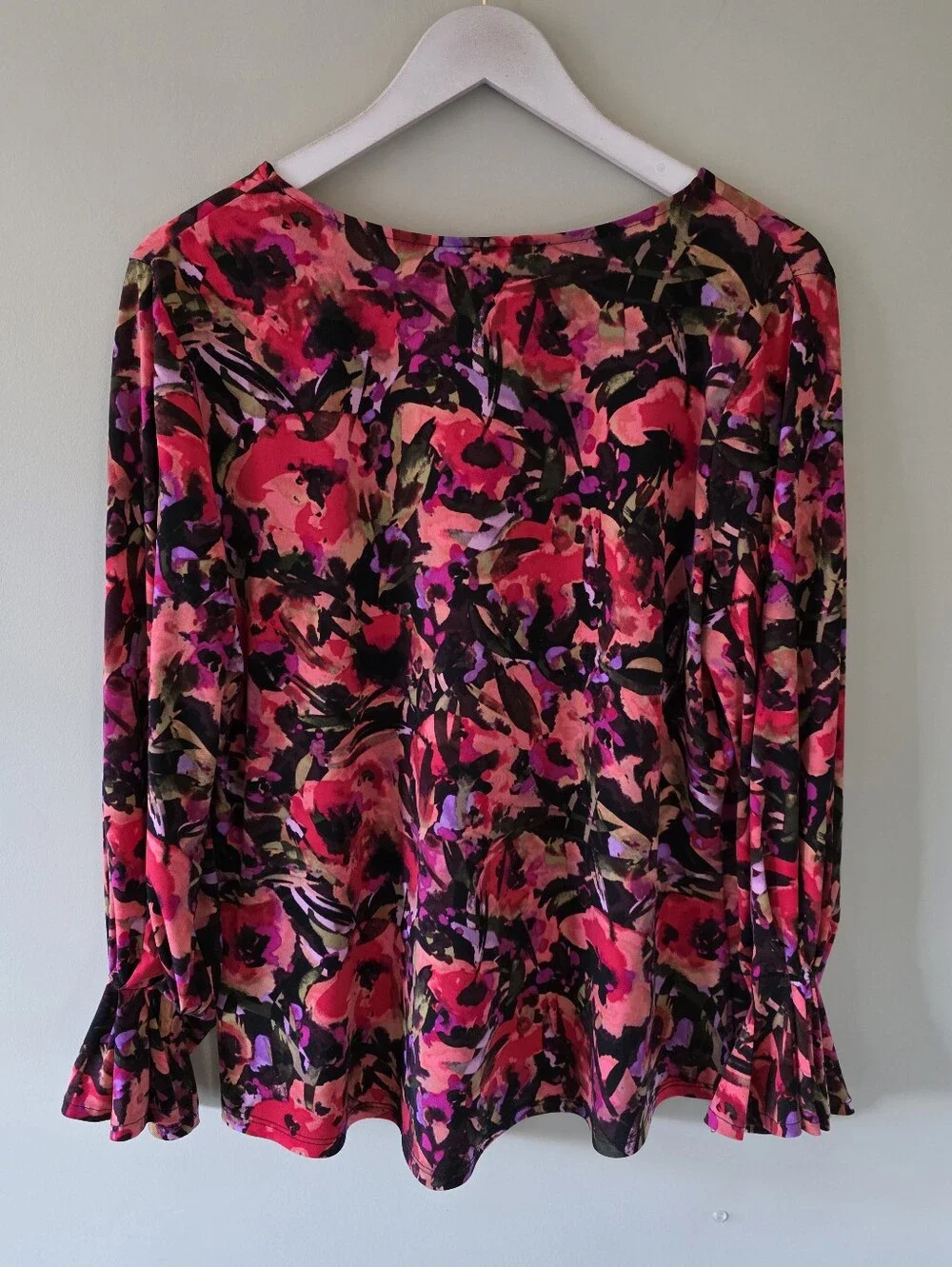 Laura XL Modern Contemporary Romantic Abstract Watercolour Floral Silky Knit Top - Picture 10 of 14